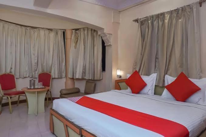 Hotel Tushar Pune Exterior photo