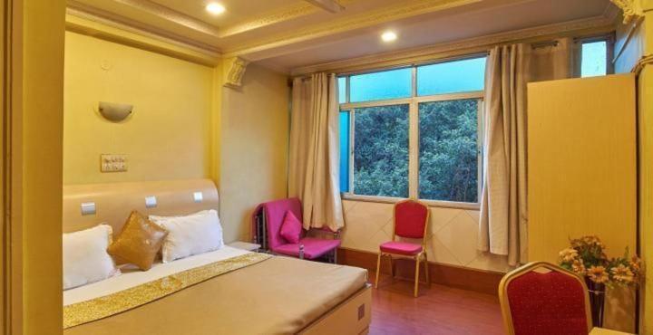Hotel Tushar Pune Exterior photo