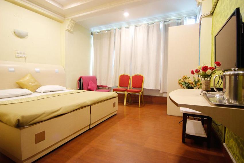 Hotel Tushar Pune Exterior photo