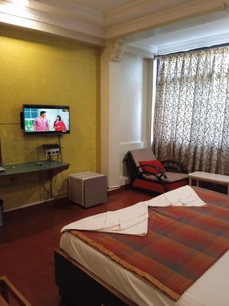 Hotel Tushar Pune Exterior photo