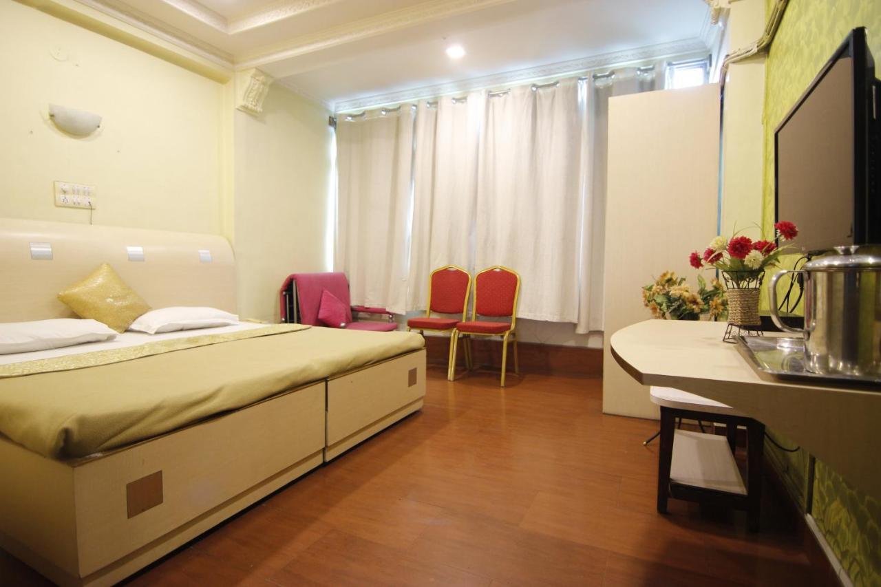 Hotel Tushar Pune Exterior photo