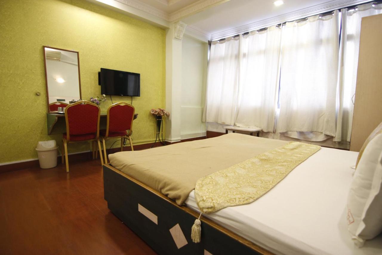 Hotel Tushar Pune Exterior photo